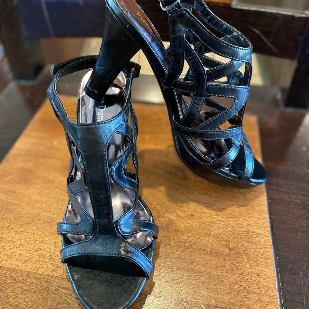 Heels - Picture 2 of 4